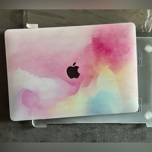 ❌SOLD❌MACBOOK CASE - Picture 2 of 4